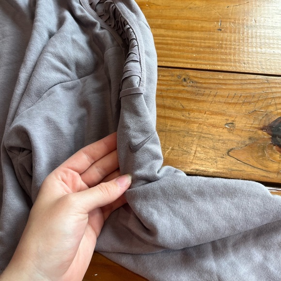 (416) *LAVENDER NIKE CREWNECK* - Picture 5 of 9